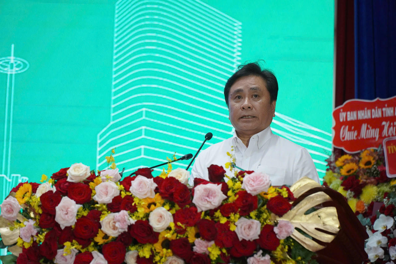 Ông Trần Văn Dũng - Phó Chủ tịch thường trực UBND tỉnh Đồng Tháp phát biểu