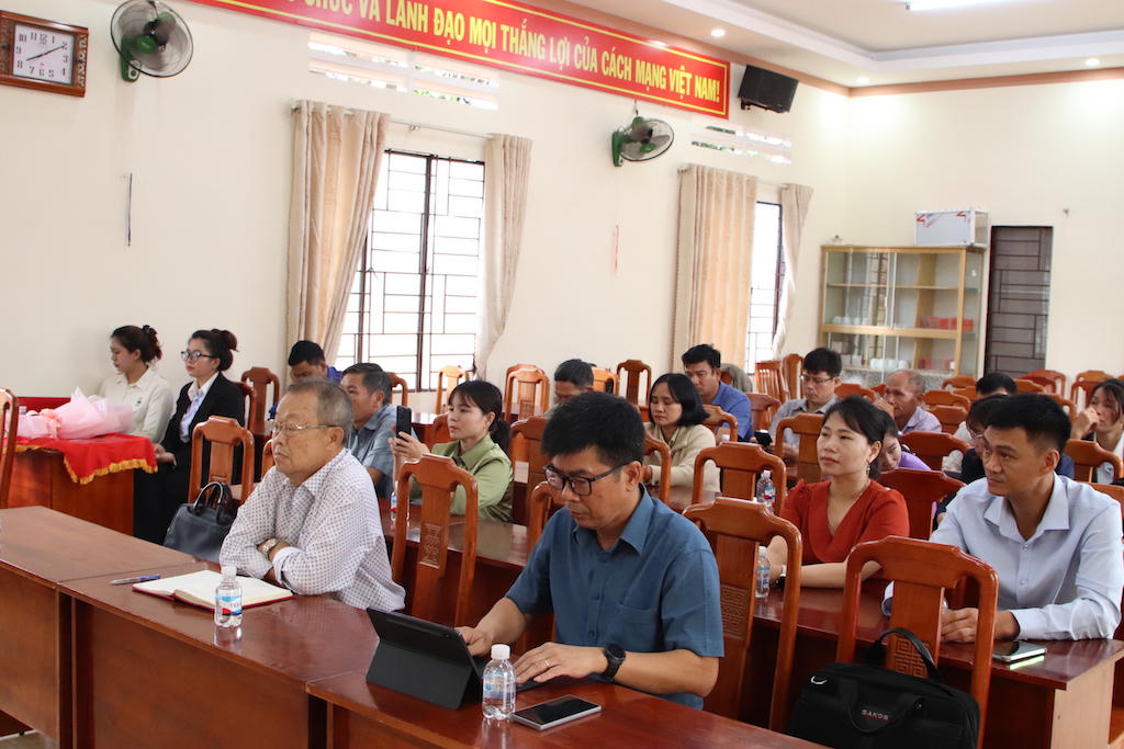 Lãnh đạo Hội Luật gia Lâm Đồng, lãnh đạo xã Gia Hiệp dự lễ công bố Quyết định thành lập Chi hội Luật gia xã Gia Hiệp.
