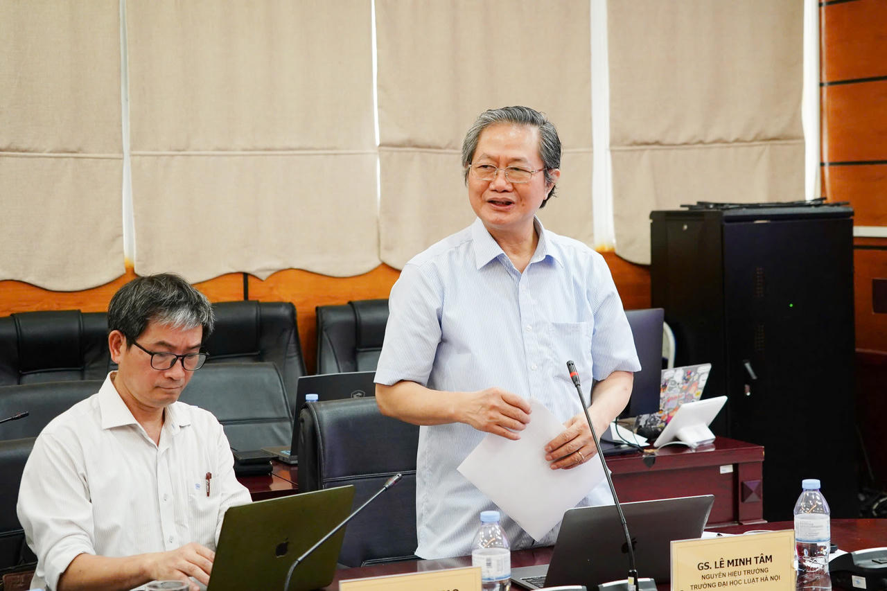 GS.TS Lê Minh Tâm phát biểu tại Hội thảo.