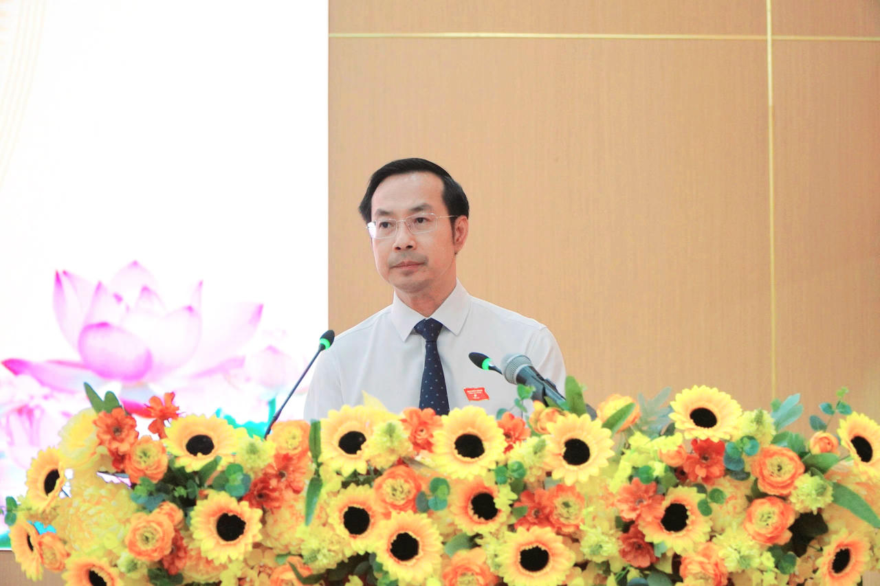 Ông Nguyễn Thanh Nhàn, Phó Bí thư Thường trực Tỉnh ủy, Chủ tịch HĐND tỉnh phát biểu kết thúc kỳ họp