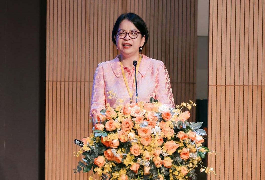 Bà Võ Thị Trung Trinh - Giám đốc Trung tâm Chuyển đổi số TP HCM trình bày tham luận