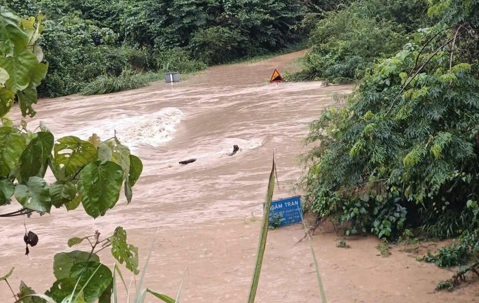 Ngầm tràn tại xã Ba Sơn.