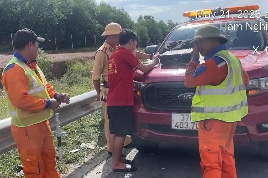 Xử phạt tài xế xe tải chạy ngược chiều trên cao tốc Bắc-Nam đoạn qua địa phận Hà Tĩnh