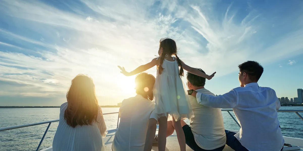 Family Banking cũng đóng vai trò như một điểm chạm gắn kết gia đình