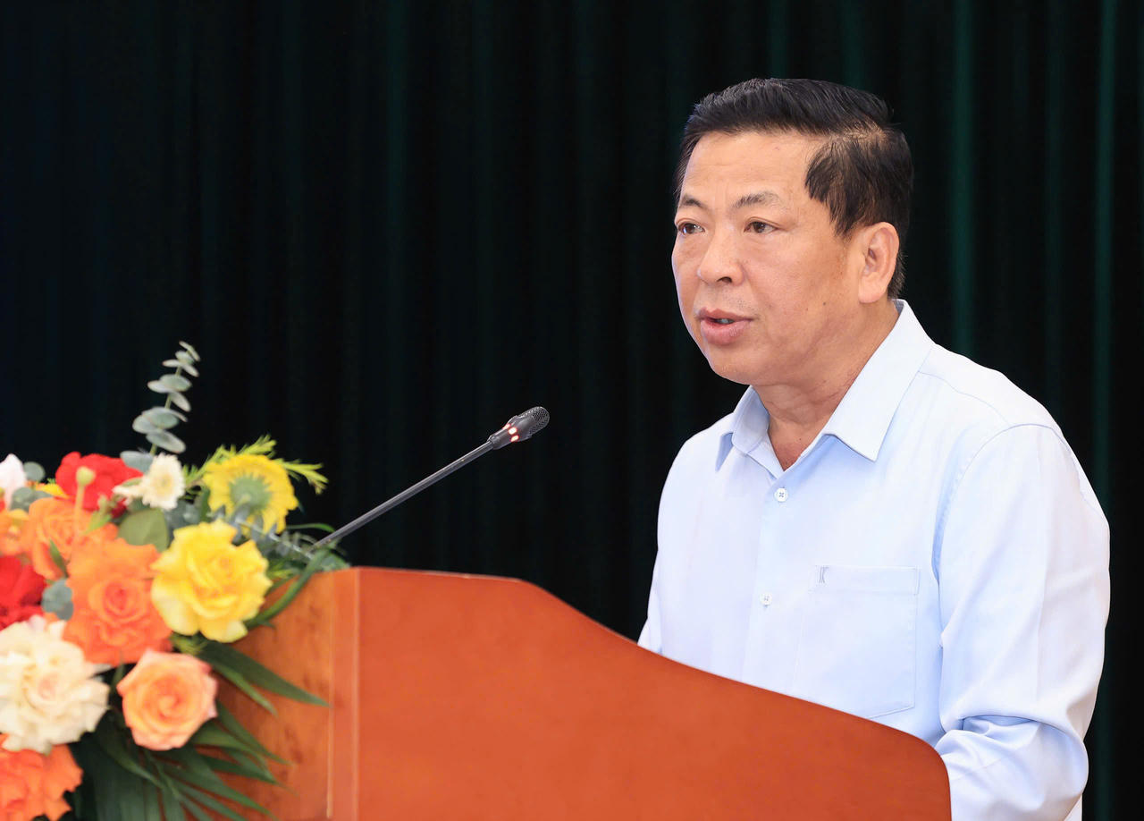 Bộ trưởng Trần Hồng Minh&nbsp;nhấn mạnh tính cấp bách của việc rà soát, điều chỉnh quy hoạch tỉnh và các quy hoạch chuyên ngành giao thông vận tải, bảo đảm tính liên kết, đồng bộ.