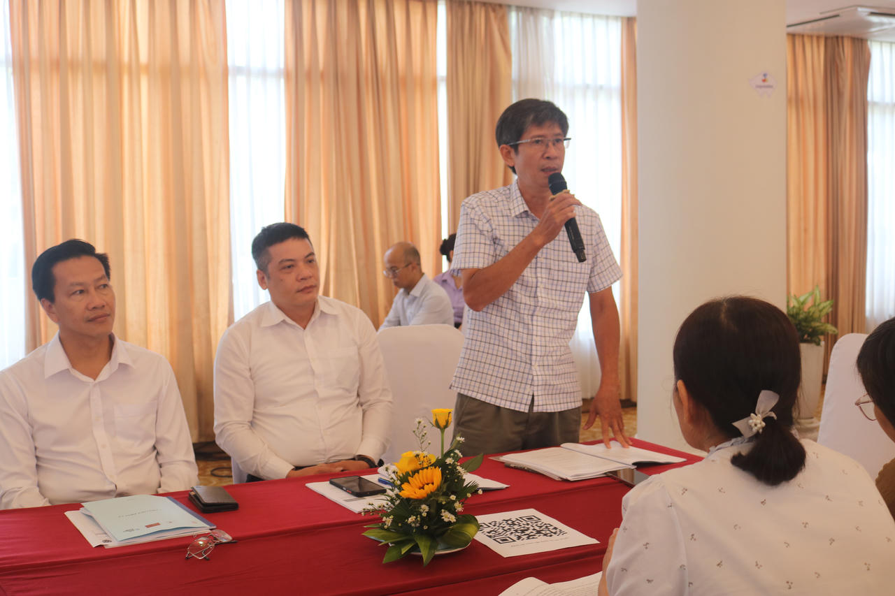 Các đại biểu thảo luận tại hội nghị&nbsp;
