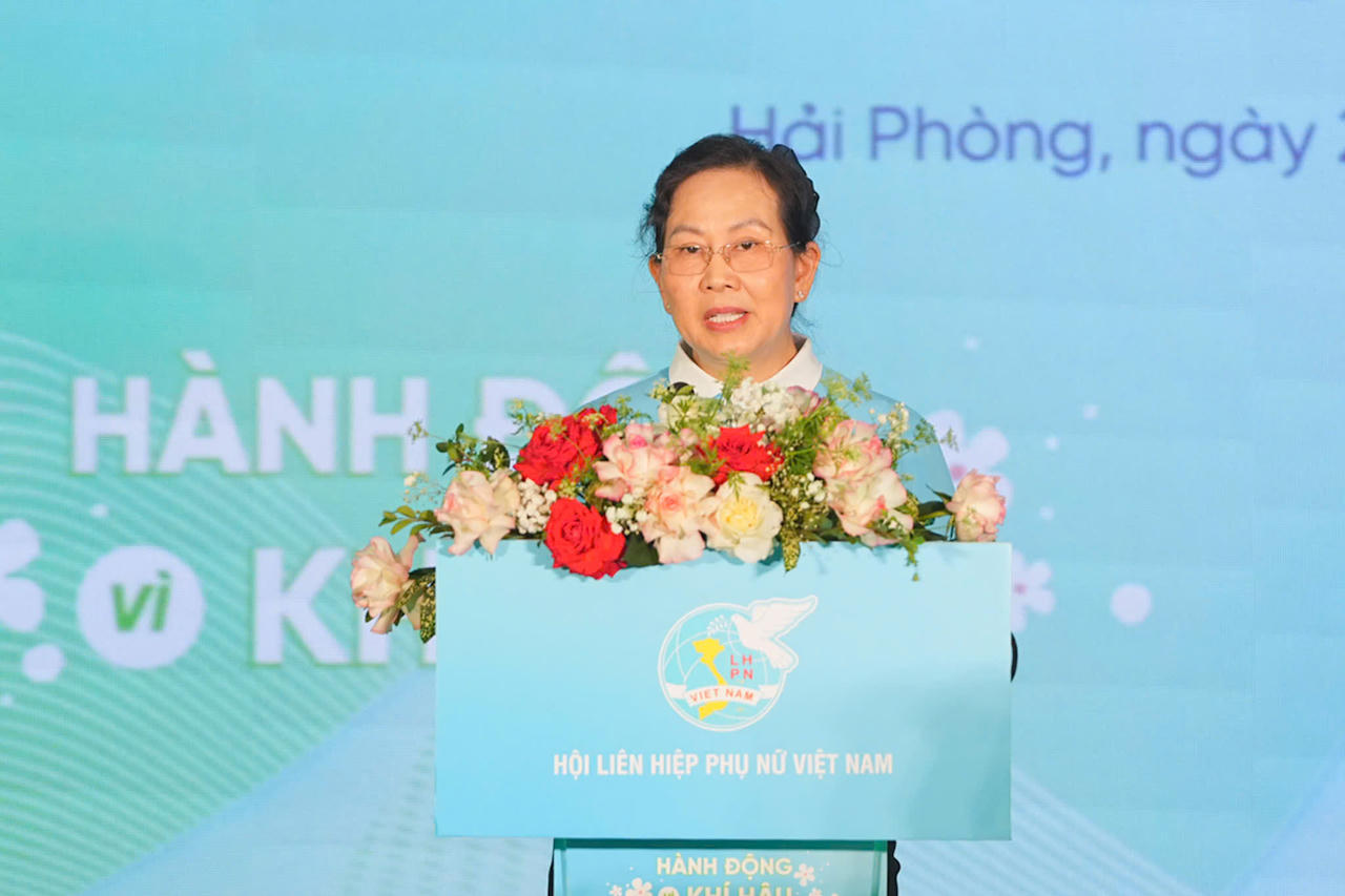 Bà Lê Thị Thủy - Ủy viên Trung ương Đảng, Phó Chủ tịch Ủy ban Trung ương MTTQ Việt Nam, Chủ tịch Hội LHPN Việt Nam phát biểu tại buổi lễ.