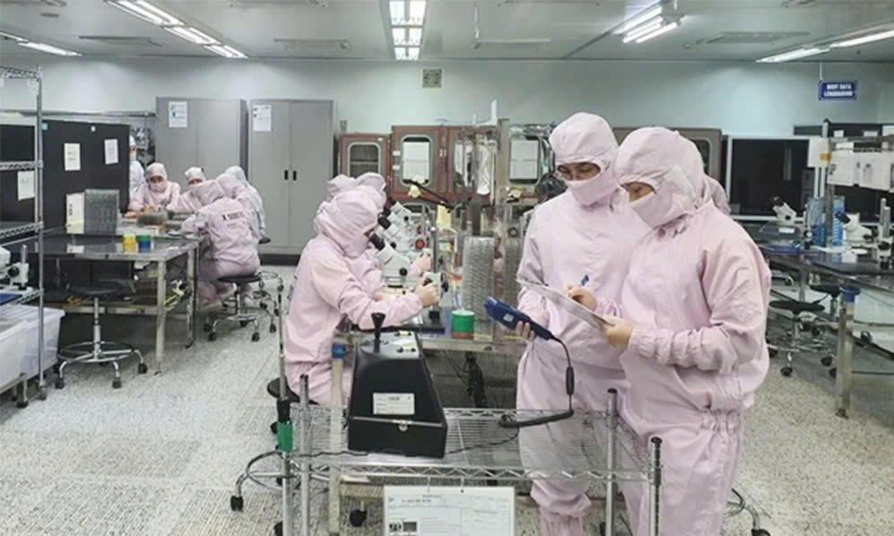 Công ty TNHH Haesung Vina (KCN Khai Quang) là một trong những doanh nghiệp FDI hoạt động hiệu quả trên địa bàn tỉnh, thường xuyên giải quyết việc làm cho hàng nghìn lao động với thu nhập ổn định. (Ảnh: Quang Nam)