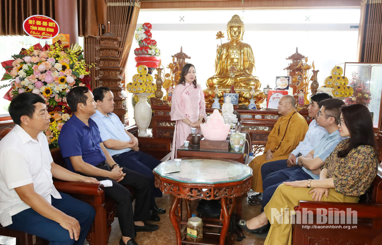 Lãnh đạo Ninh Bình thăm, chúc mừng Đại lễ Phật đản Phật lịch 2570