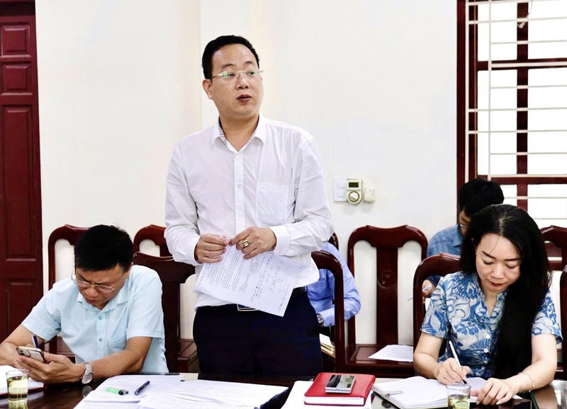 Đồng chí Nghiêm Quang Tấn, Đảng ủy viên, Trưởng phòng Kinh tế, Hạ tầng và Đô thị phường Hạp Lĩnh (Ảnh: TT phường Hạp Lĩnh).