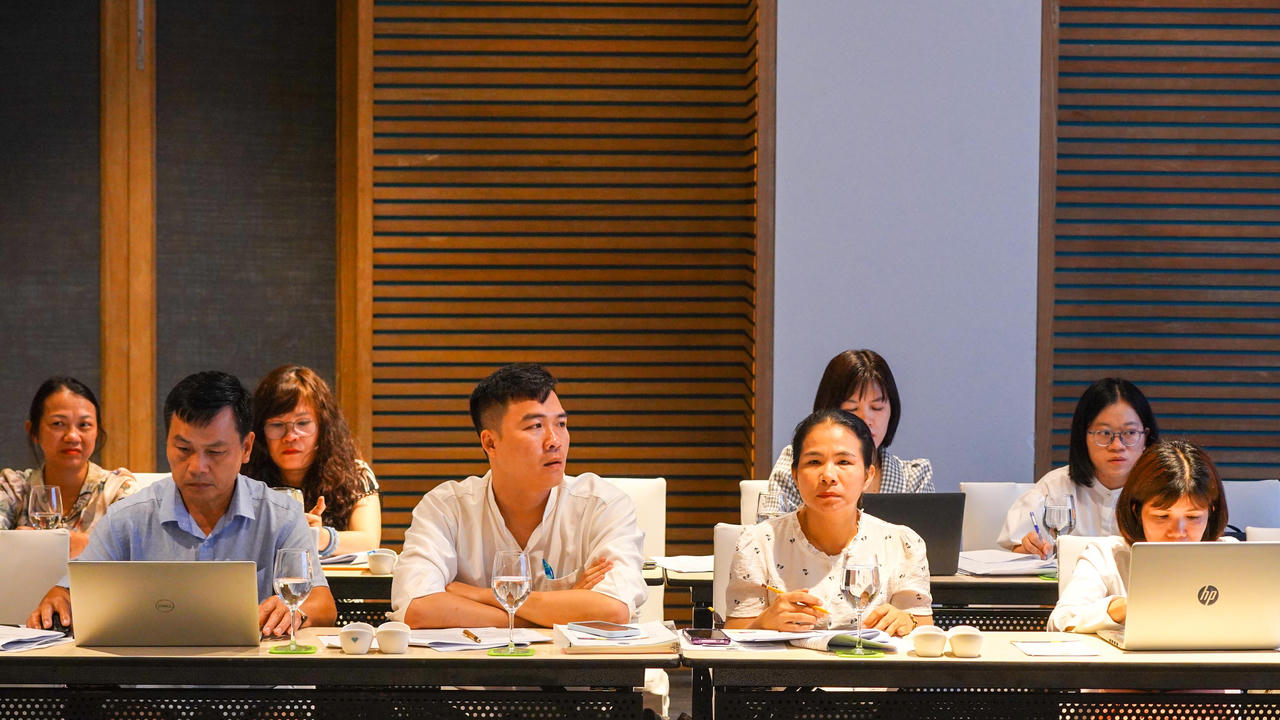 Các đại biểu tham dự hội thảo.