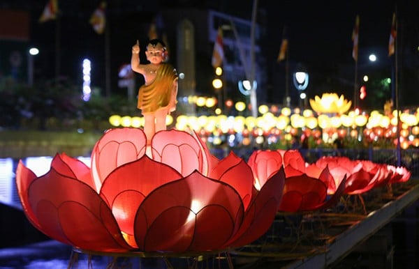 Những việc làm đơn giản để tích lũy công đức trong mùa Phật Đản 1