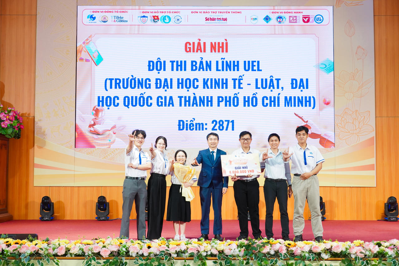 Giải Nhì thuộc về đội BẢN LĨNH UEL - Trường ĐH Kinh tế - Luật, ĐH Quốc gia TP Hồ Chí Minh