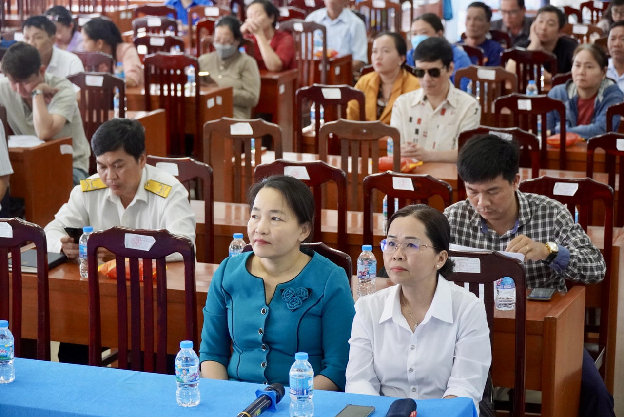 BHXH Đồng Tháp tăng cường đối thoại với hộ kinh doanh, người dân