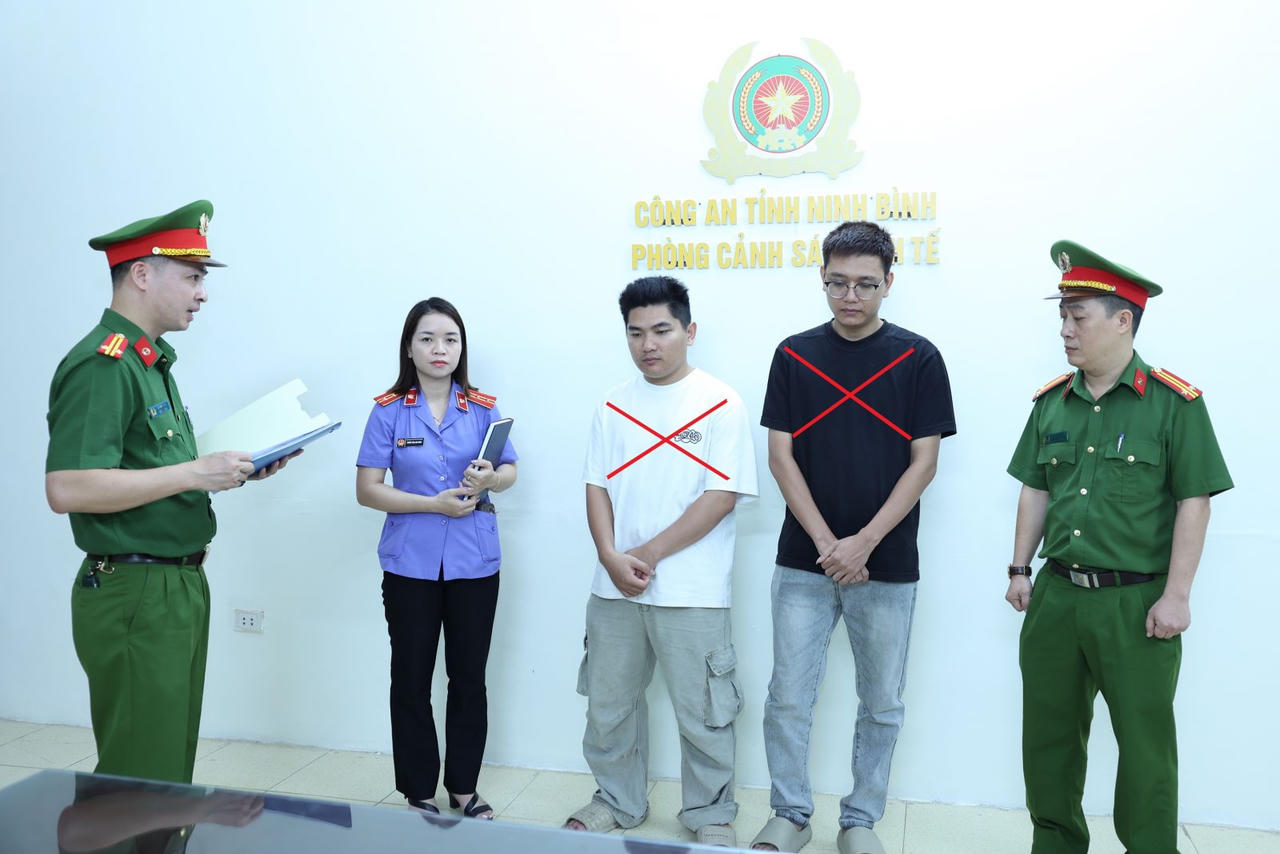 Khởi tố 2 đối tượng tiêu thụ hàng giả nhãn hiệu trị giá hàng tỷ đồng