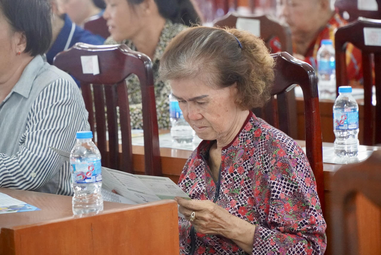 BHXH Đồng Tháp tăng cường đối thoại với hộ kinh doanh, người dân