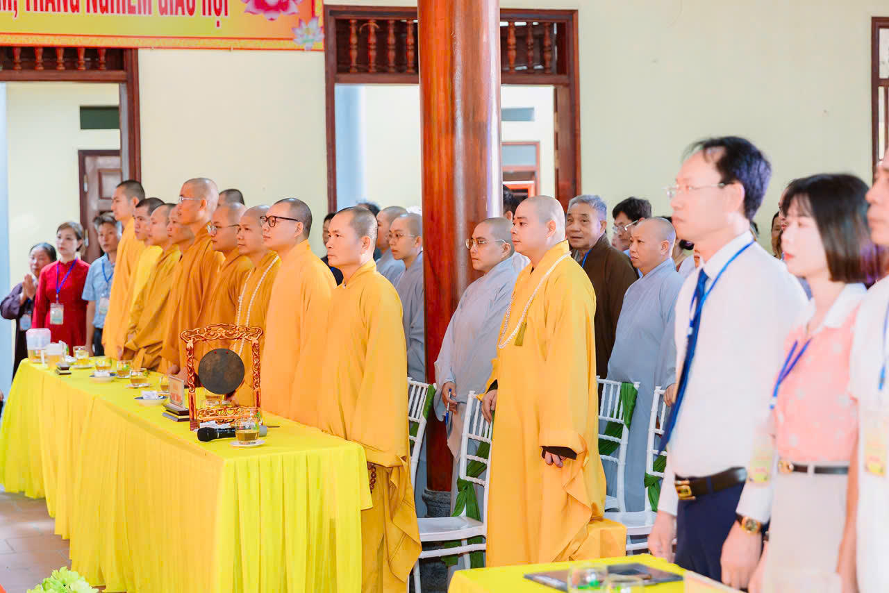 Các đại biểu tham dự.