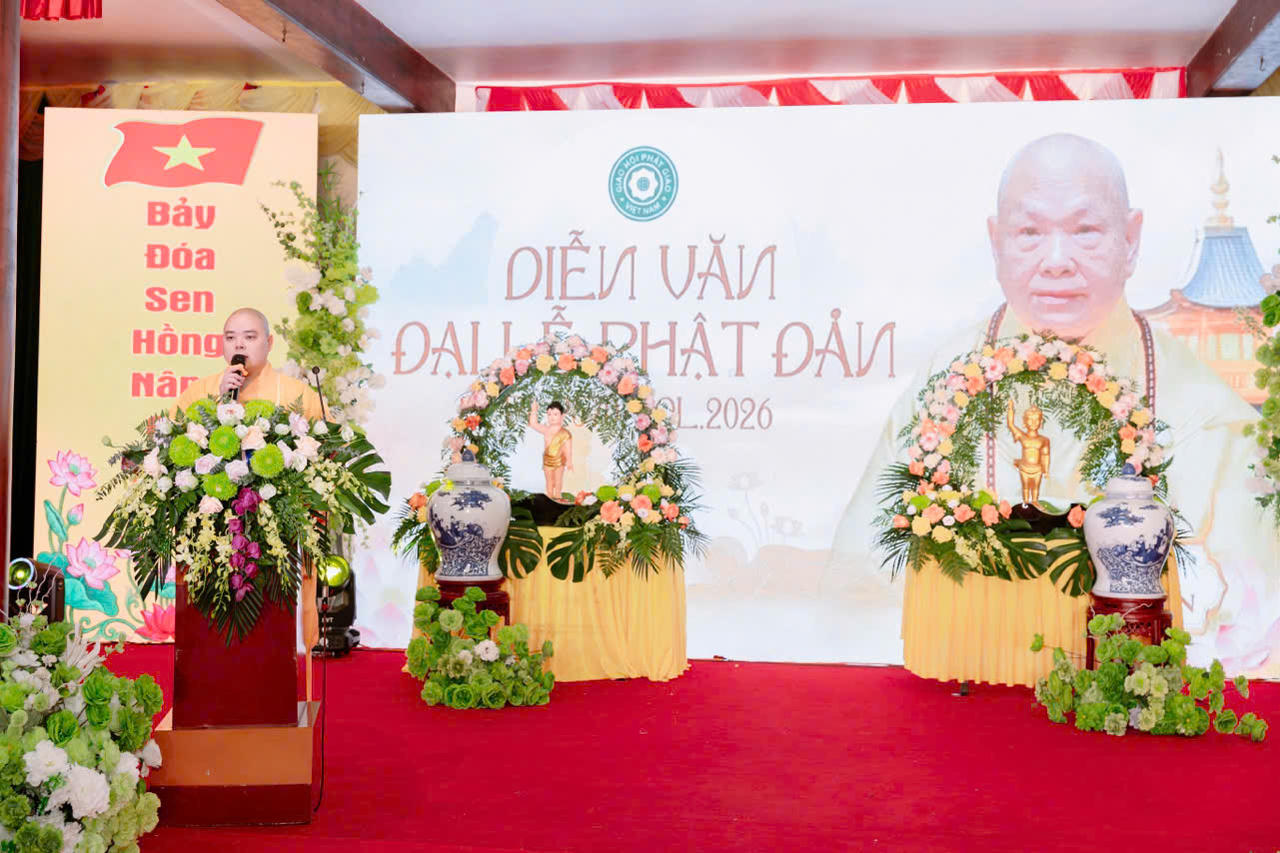 Đại diện chùa Đông Quang phát biểu tại buổi lễ.