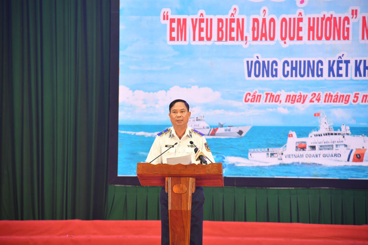 Thiếu tướng Nguyễn Văn Dũng - Bí thư Đảng ủy, Chính ủy Bộ Tư lệnh Vùng Cảnh sát biển 4 phát biểu Khai mạc Cuộc thi.
