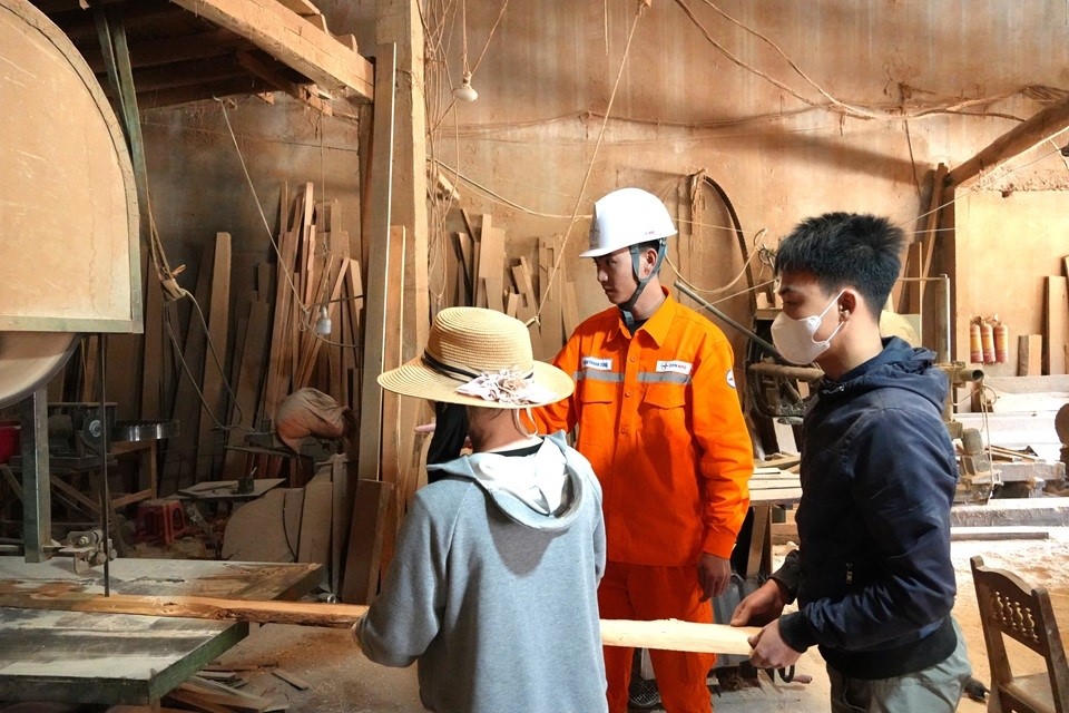 Công ty Điện lực Lào Cai tăng cường bảo đảm an toàn điện mùa nắng nóng 2026