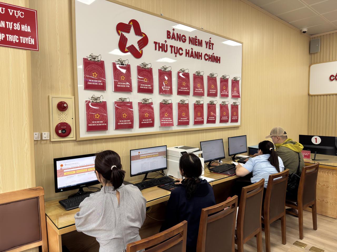 Hải Phòng đẩy mạnh cắt giảm thủ tục hành chính, tăng phân cấp cho cơ sở