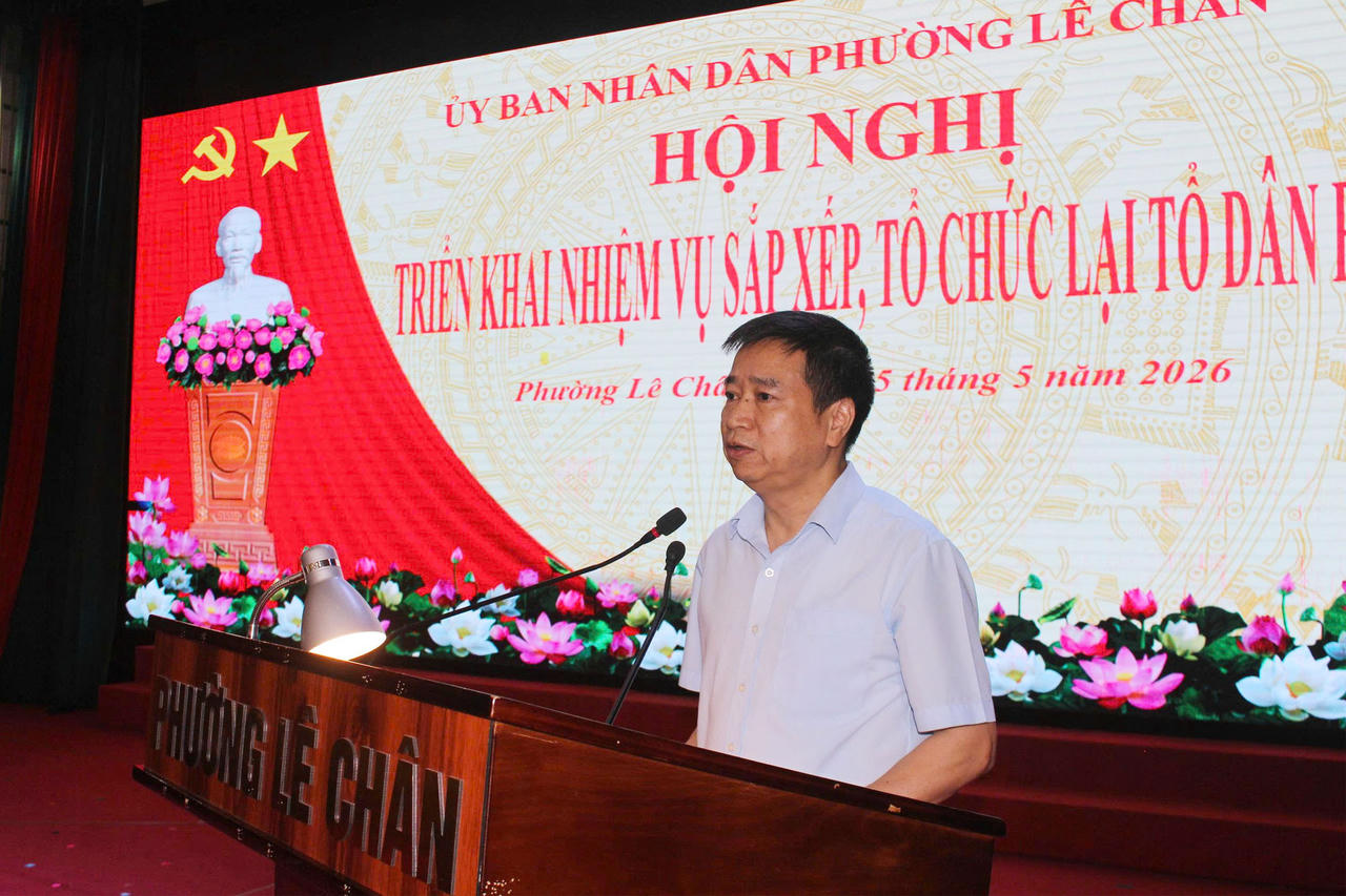 Ông Phạm Văn Tân, Chủ tịch UBND phường Lê Chân phát biểu tại Hội nghị