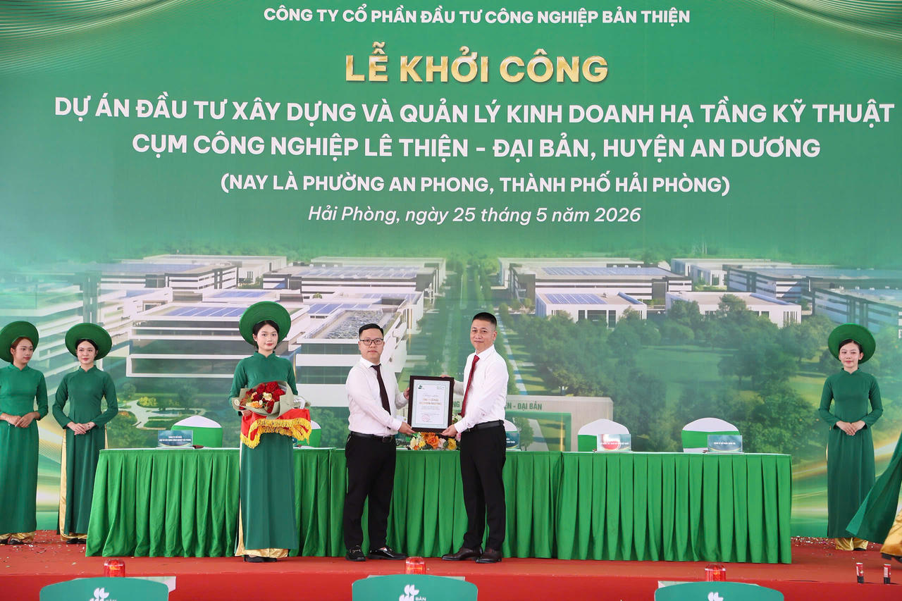 Công ty Cổ phần GreenGrow Industries được trao chứng nhận là đơn vị phát triển kinh doanh và quản lý bán hàng cho CCN Lê Thiện – Đại Bản.