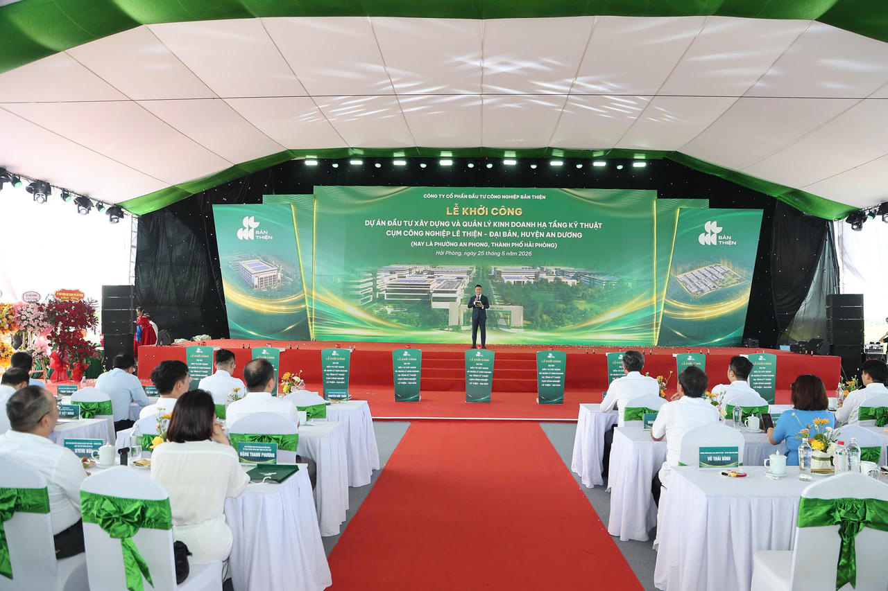 Quang cảnh buỗi lễ.