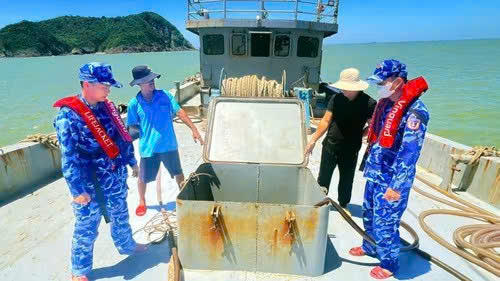 Tạm giữ tàu chở khoảng 22.000 lít dầu D.O trên vùng biển Hà Tĩnh