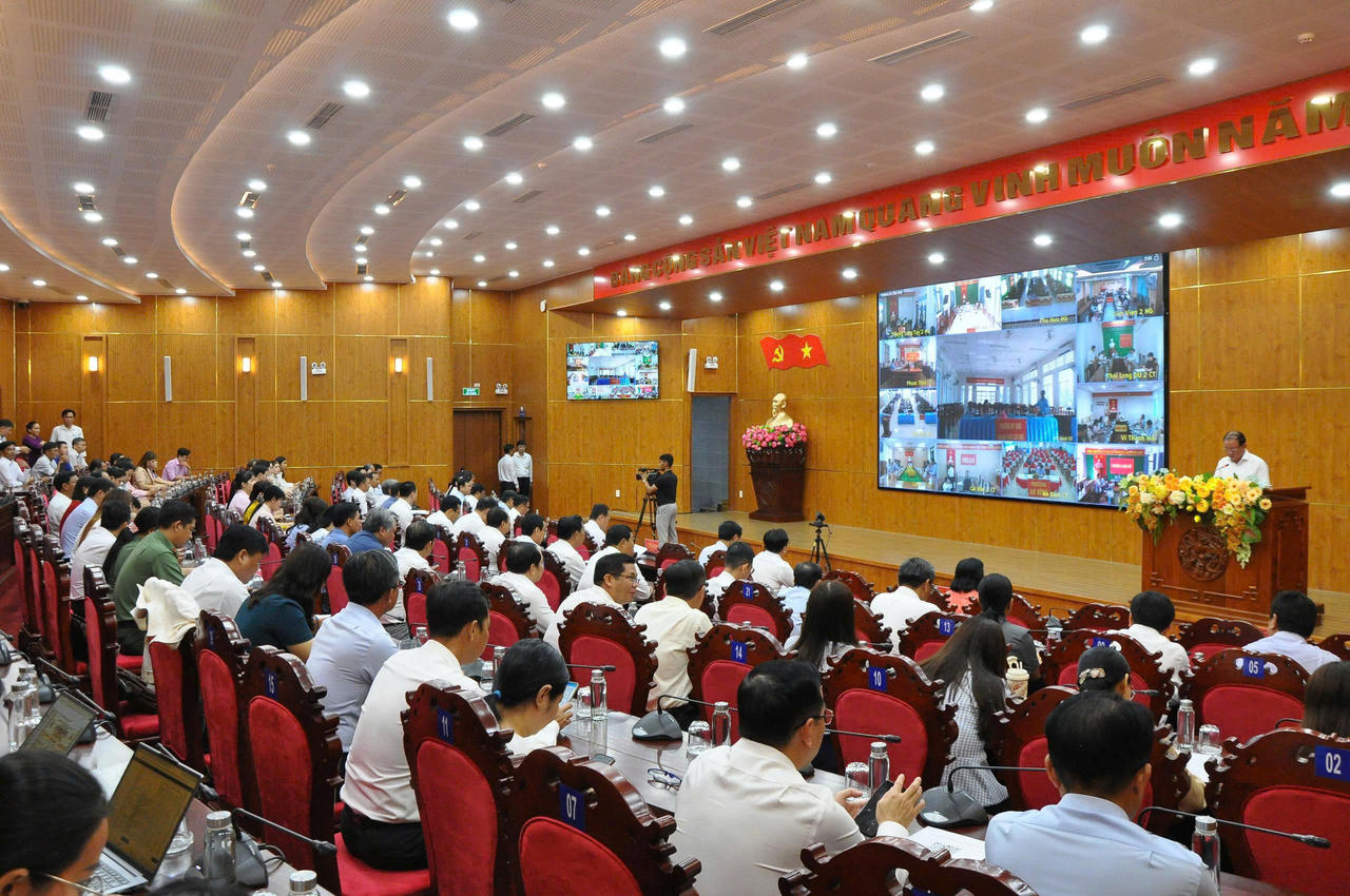 Các đại biểu tham dự hội nghị.