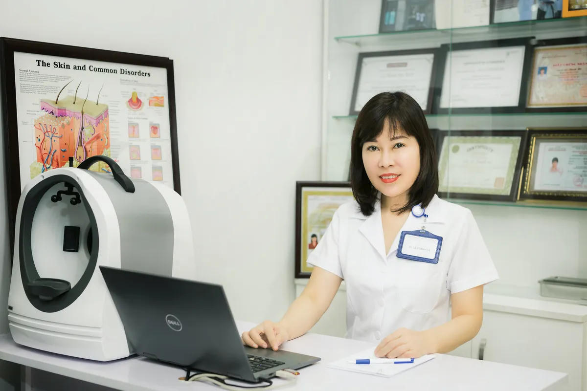 Bác sĩ Lã Thanh Hà, Chủ nhiệm khoa Da liễu tại Học viện Y Dược Cổ Truyền Việt Nam&nbsp;