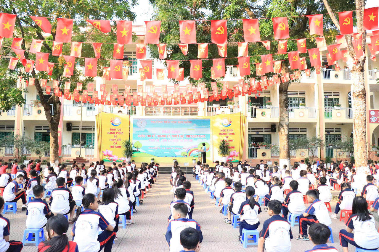 Trường Tiểu học Kim Đồng không chỉ mang nhiệm vụ dạy chữ, dạy người, mà còn góp phần xây dựng “lá chắn” bảo vệ học sinh trước những tác động tiêu cực trên không gian mạng.
