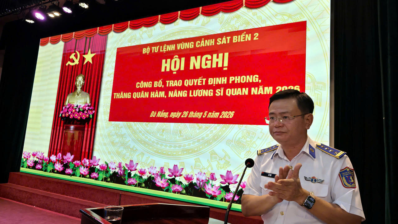 147 sĩ quan Bộ Tư lệnh Vùng Cảnh sát biển 2 được phong, thăng quân hàm và nâng lương