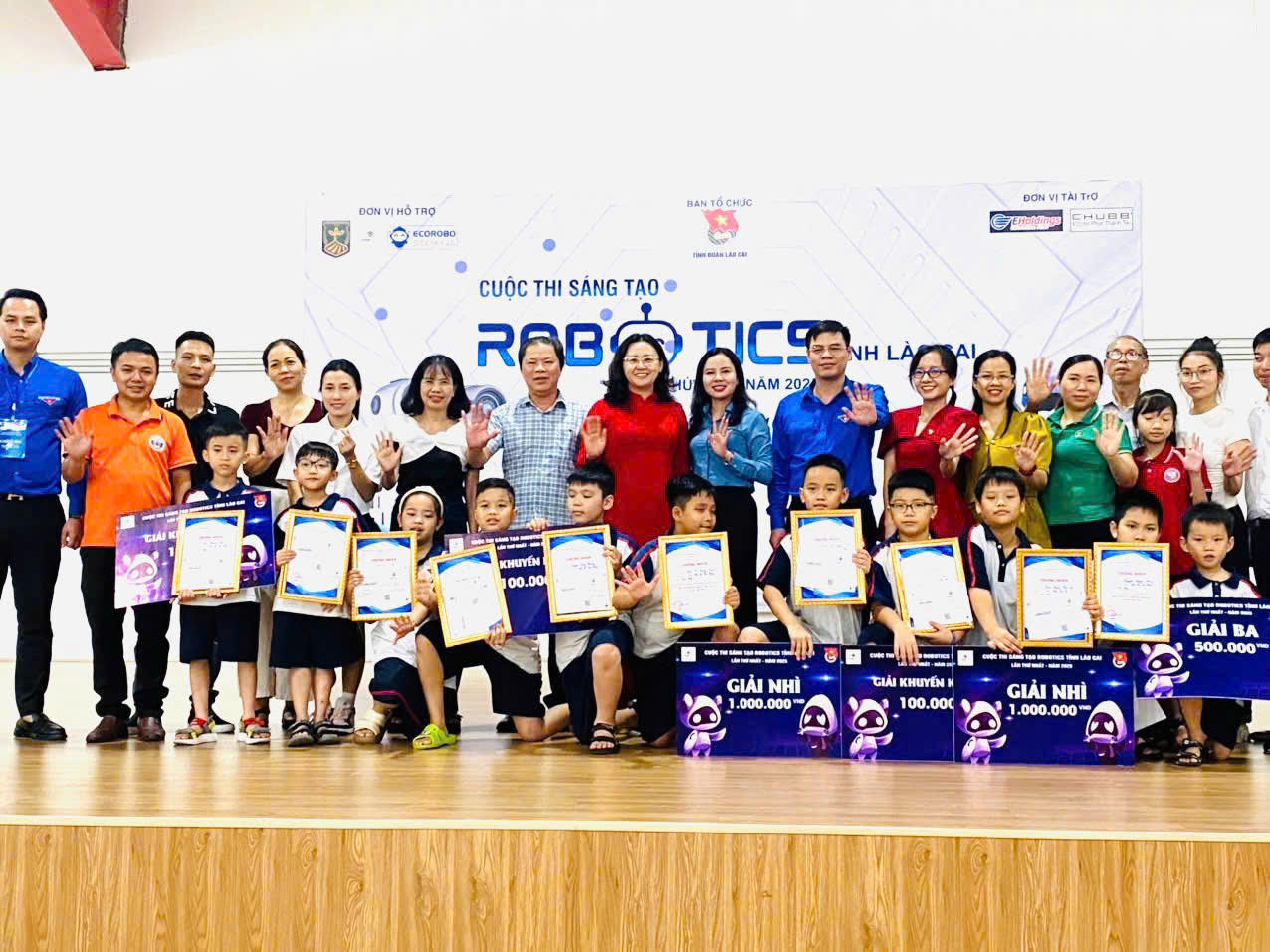 'Lá chắn số' dưới mái trường biên cương