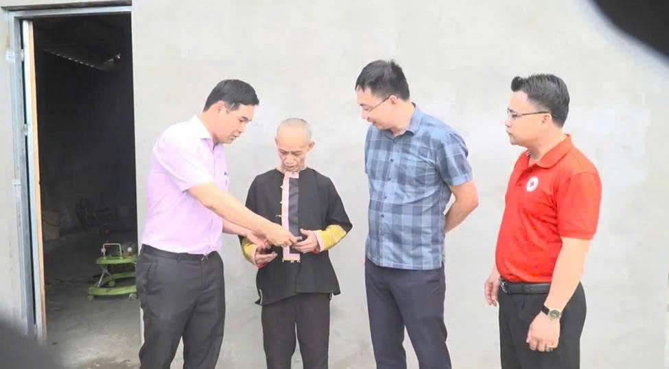 Lãnh đạo xã Hợp Thành&nbsp;cùng các ngành, đoàn thể và chi bộ thôn tăng cường tuyên truyền, vận động người dân phối hợp thực hiện khôi phục mốc ranh giới dự án theo đúng quy định của pháp luật. 