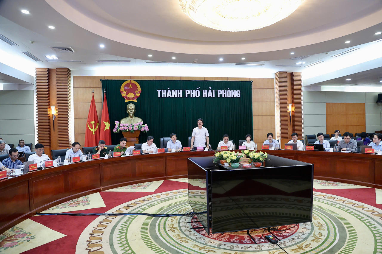 Quang cảnh buổi làm việc.