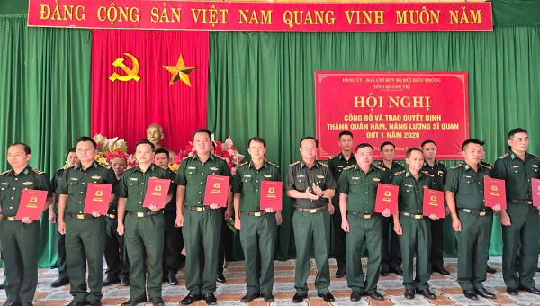 117 sĩ quan Bộ đội Biên phòng Quảng Trị được thăng quân hàm, nâng lương