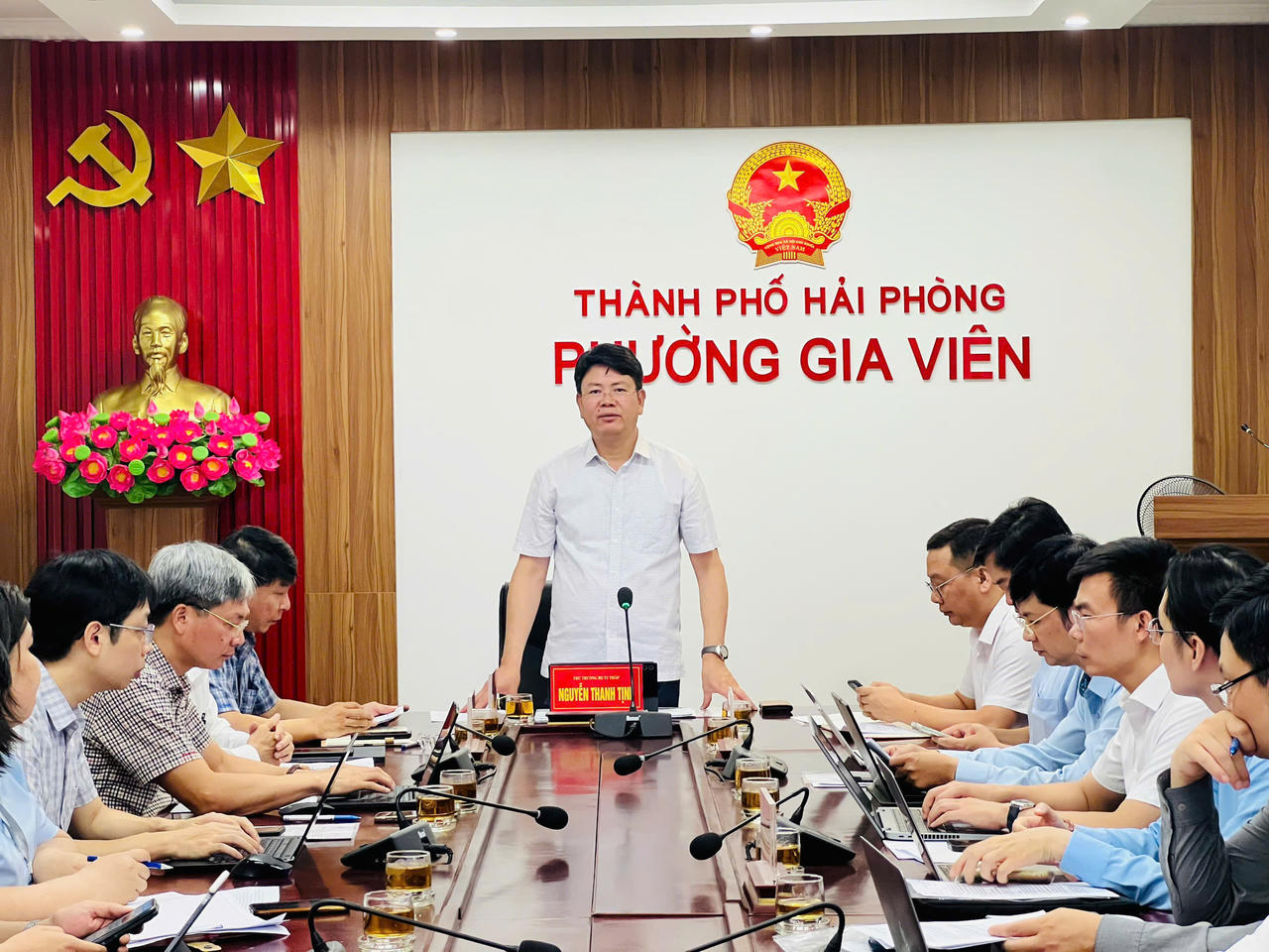 Thứ trưởng Nguyễn Thanh Tịnh cùng Đoàn công tác&nbsp;làm việc với UBND phường Gia Viên.