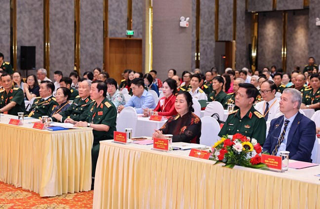 B&agrave; B&ugrave;i Thị Minh Ho&agrave;i, Ủy vi&ecirc;n Bộ Ch&iacute;nh trị, B&iacute; thư Trung ương Đảng, Chủ tịch Ủy ban Trung ương MTTQ Việt Nam c&ugrave;ng đại biểu tham dự Đại hội. Ảnh: Minh Đức