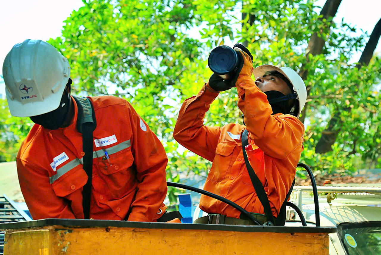 EVNCPC tăng cường các giải pháp đảm bảo cấp điện mùa nắng nóng