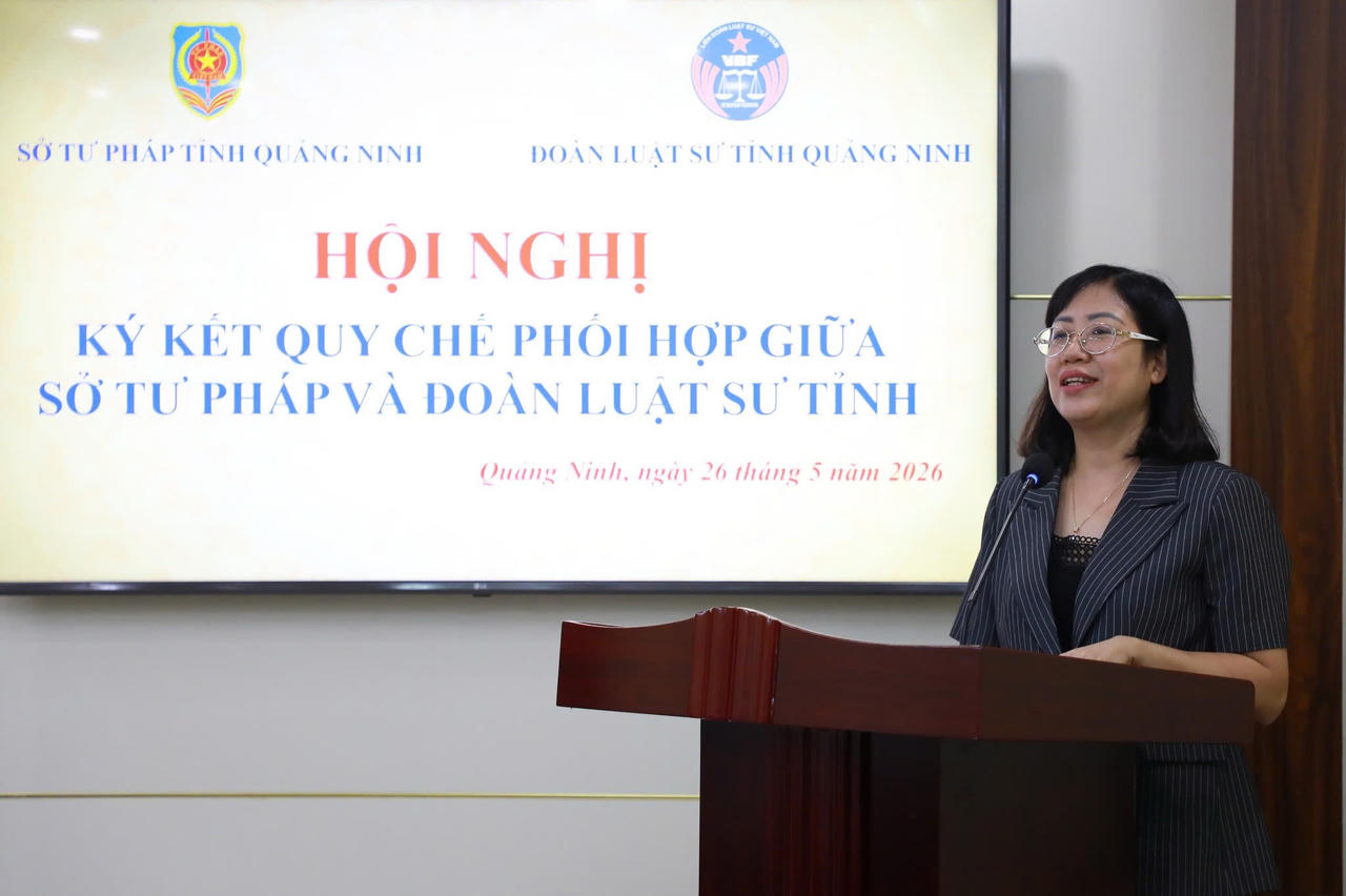 Bà Nguyễn Thị Huệ - Giám đốc Sở Tư pháp tỉnh Quảng Ninh, phát biểu tại hội nghị.