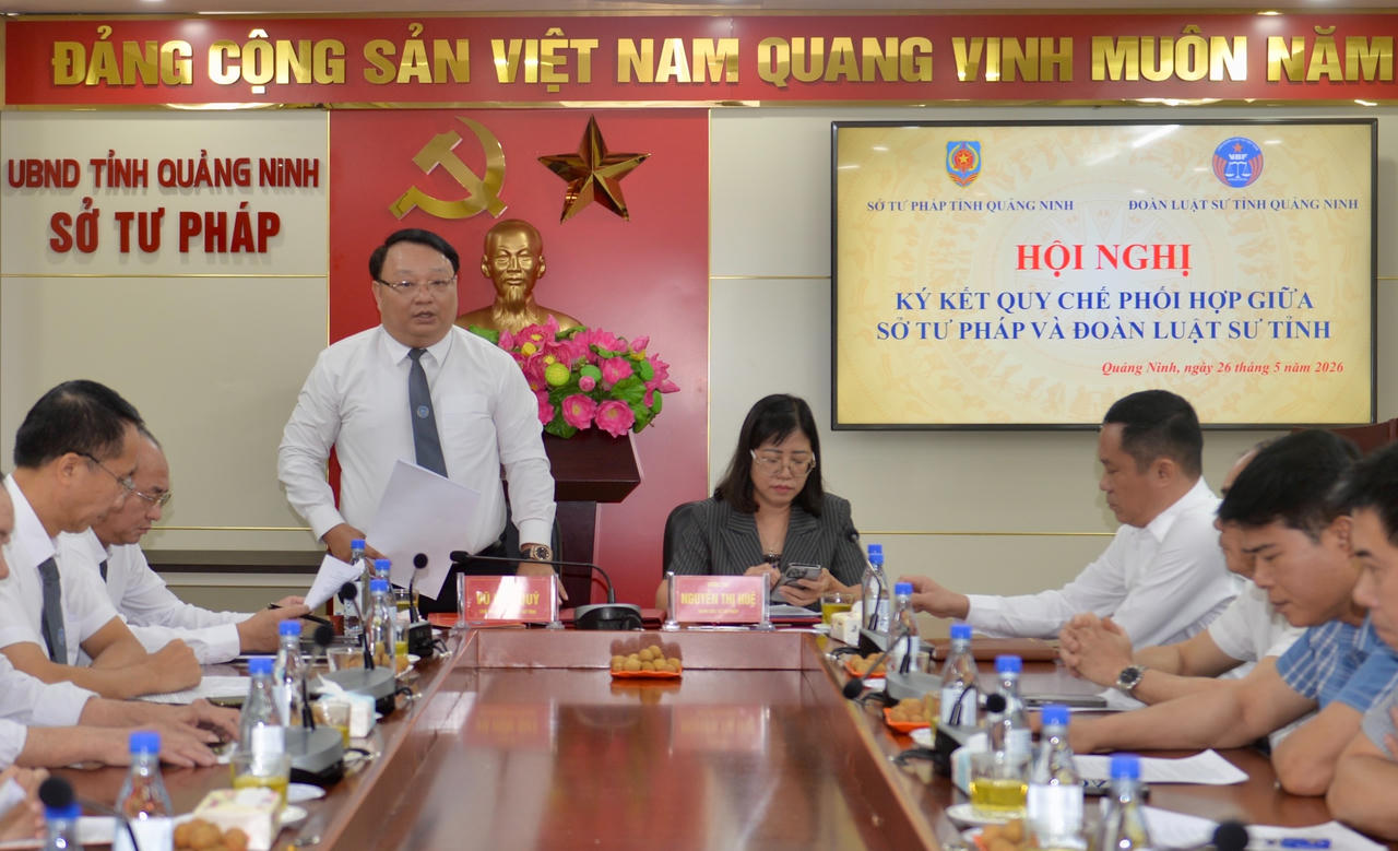 Luật sư Vũ Hữu Quý - Chủ nhiệm Đoàn Luật sư tỉnh Quảng Ninh, phát biểu tại hội nghị.