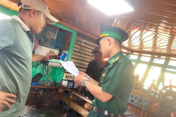 Mất kết nối thiết bị giám sát, 2 tàu cá ở Quảng Trị bị xử lý