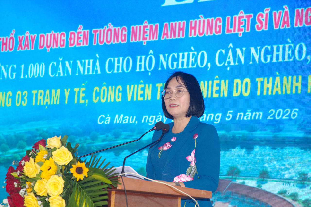 Bà Nguyễn Thị Hoàng - Thành ủy viên, Phó Chủ tịch UBND thành phố Đồng Nai phát biểu tại buổi lễ.