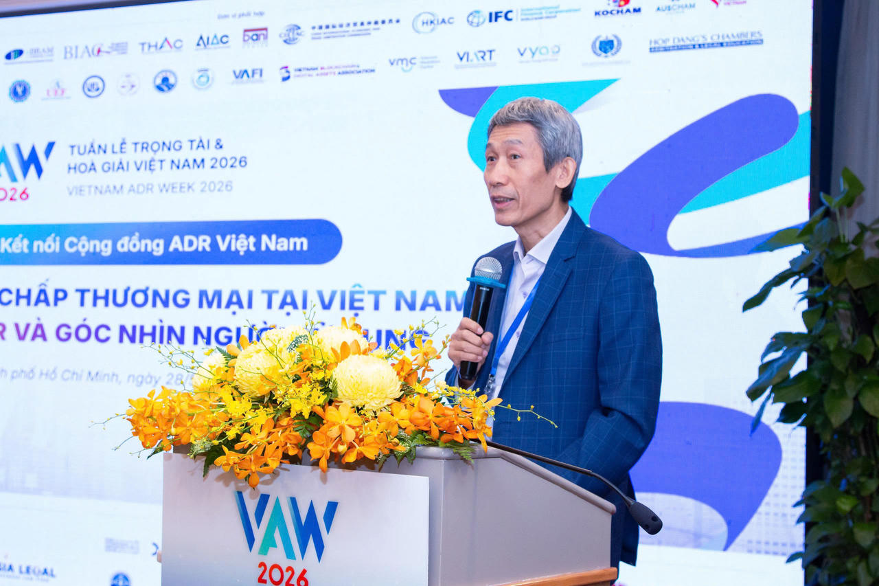 PGS.TS. Phạm Duy Nghĩa - Phó Chủ tịch VIAC phát biểu tại diễn đàn