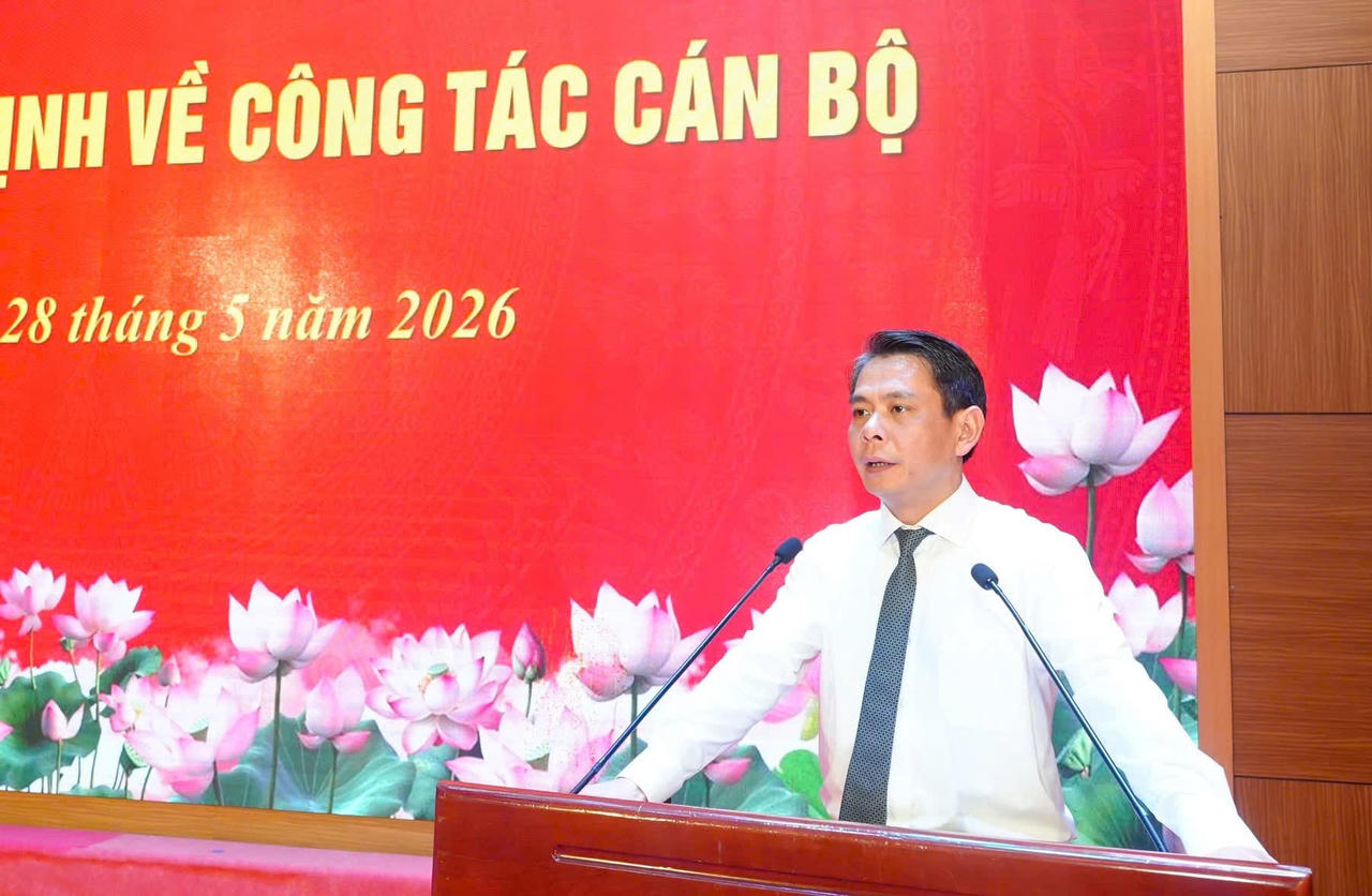 Đặng Việt Dũng phát biểu tại hội nghị.