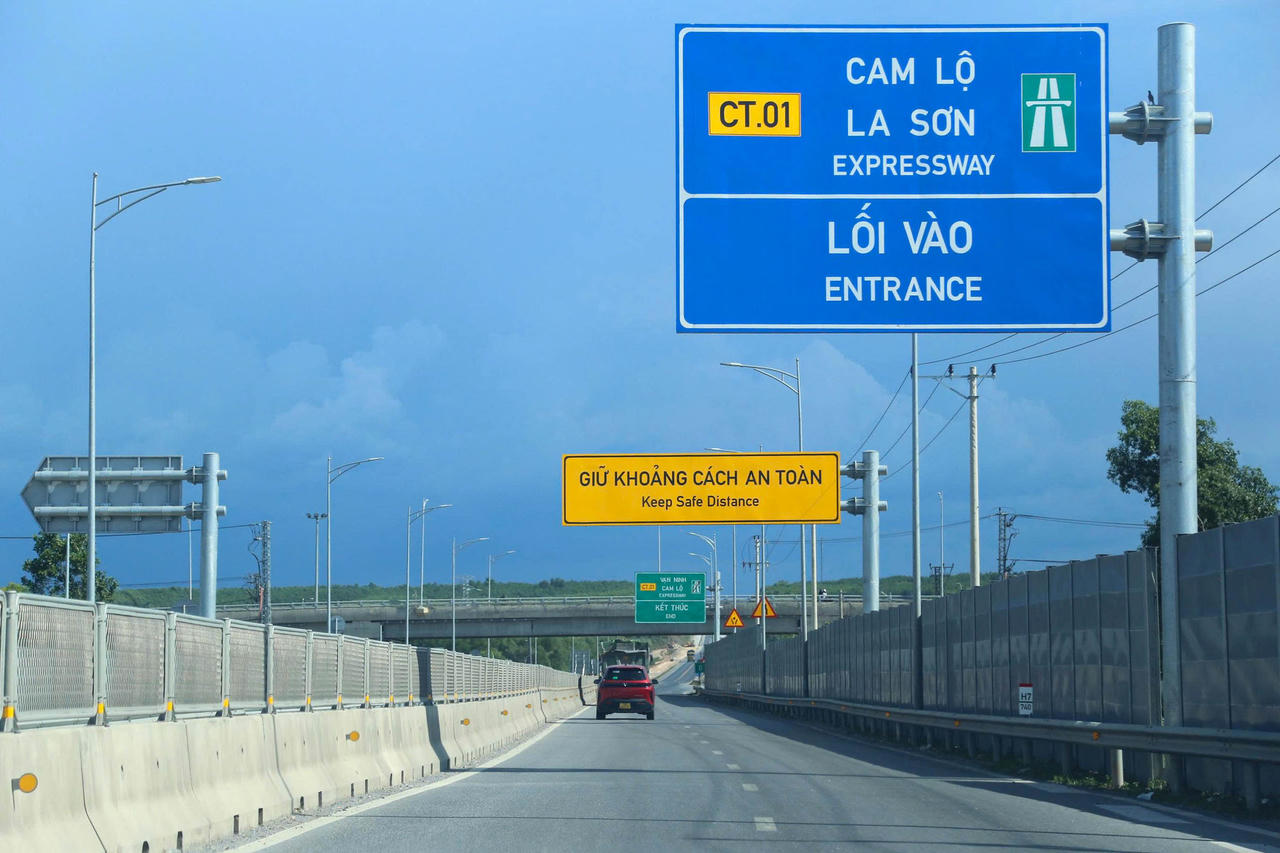 Lối vào cao tốc Cam Lộ - La Sơn, đoạn qua địa bàn tỉnh Quảng Trị.