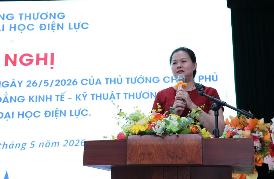 Phó Hiệu trưởng phụ trách Trường Cao đẳng Kinh tế - Kỹ thuật Thương mại (trước đây) Nguyễn Thị Thanh Mai phát biểu