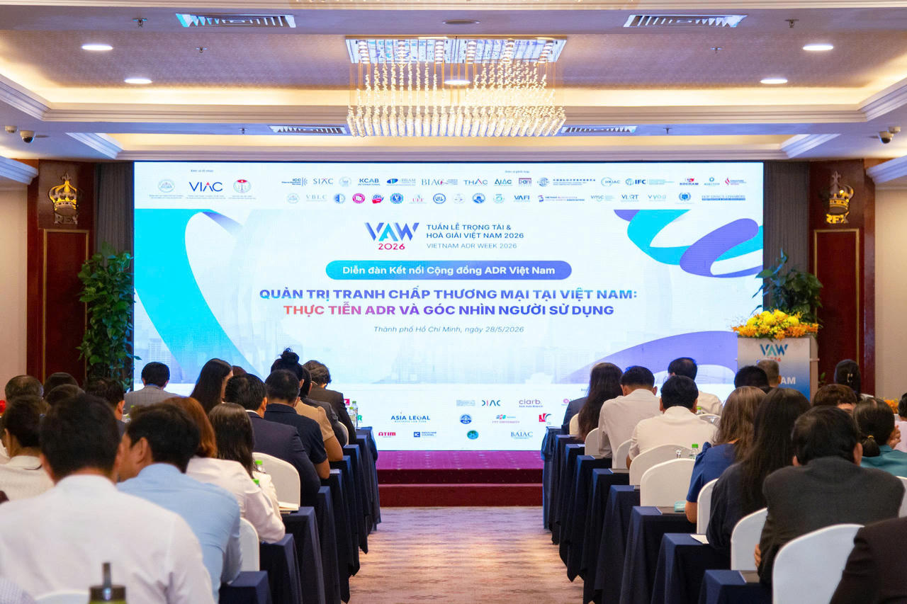 Quang cảnh diễn đàn