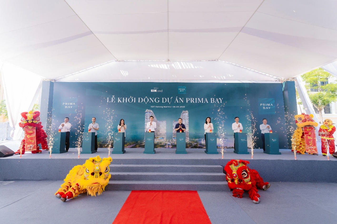 Lãnh đạo Đảng ủy, HĐND, UBND phường Bãi Cháy cùng đại diện chủ đầu tư BIM Land và các đối tác, nhà thầu thi công thực hiện nghi thức khởi động dự án Prima Bay.